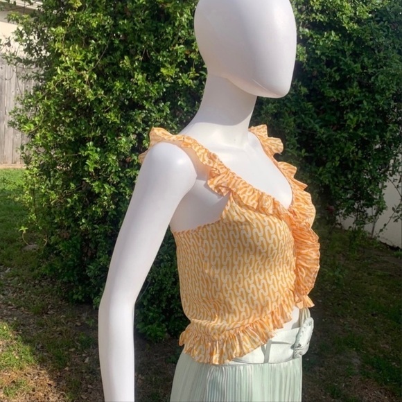 💋NWT PALOMA Blue Ali Print Ruffle Flutter Sleeve Hi Lo Crop Top - Picture 3 of 15